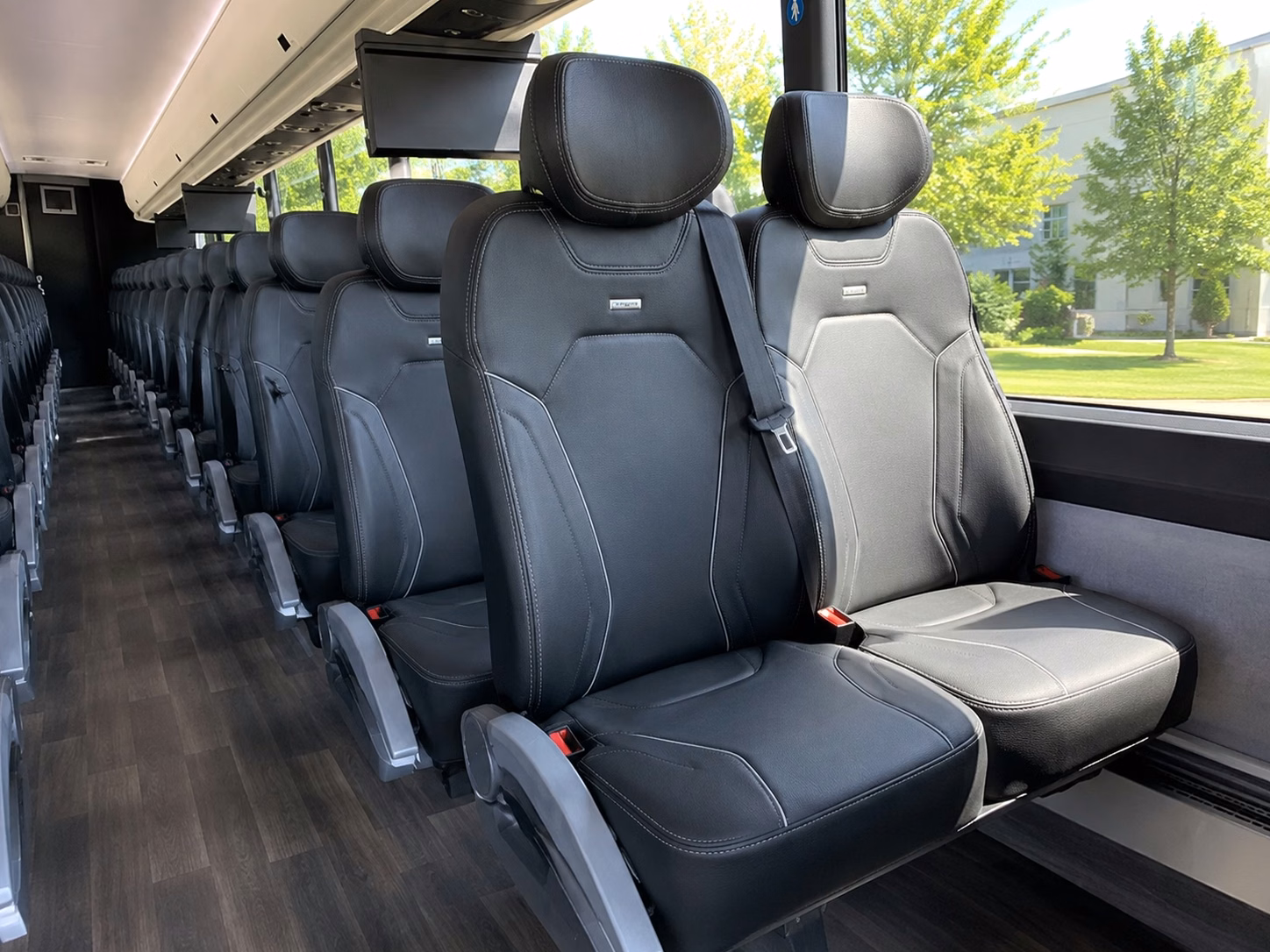 shuttle your guests between glendale hotels and your wedding venue all night long