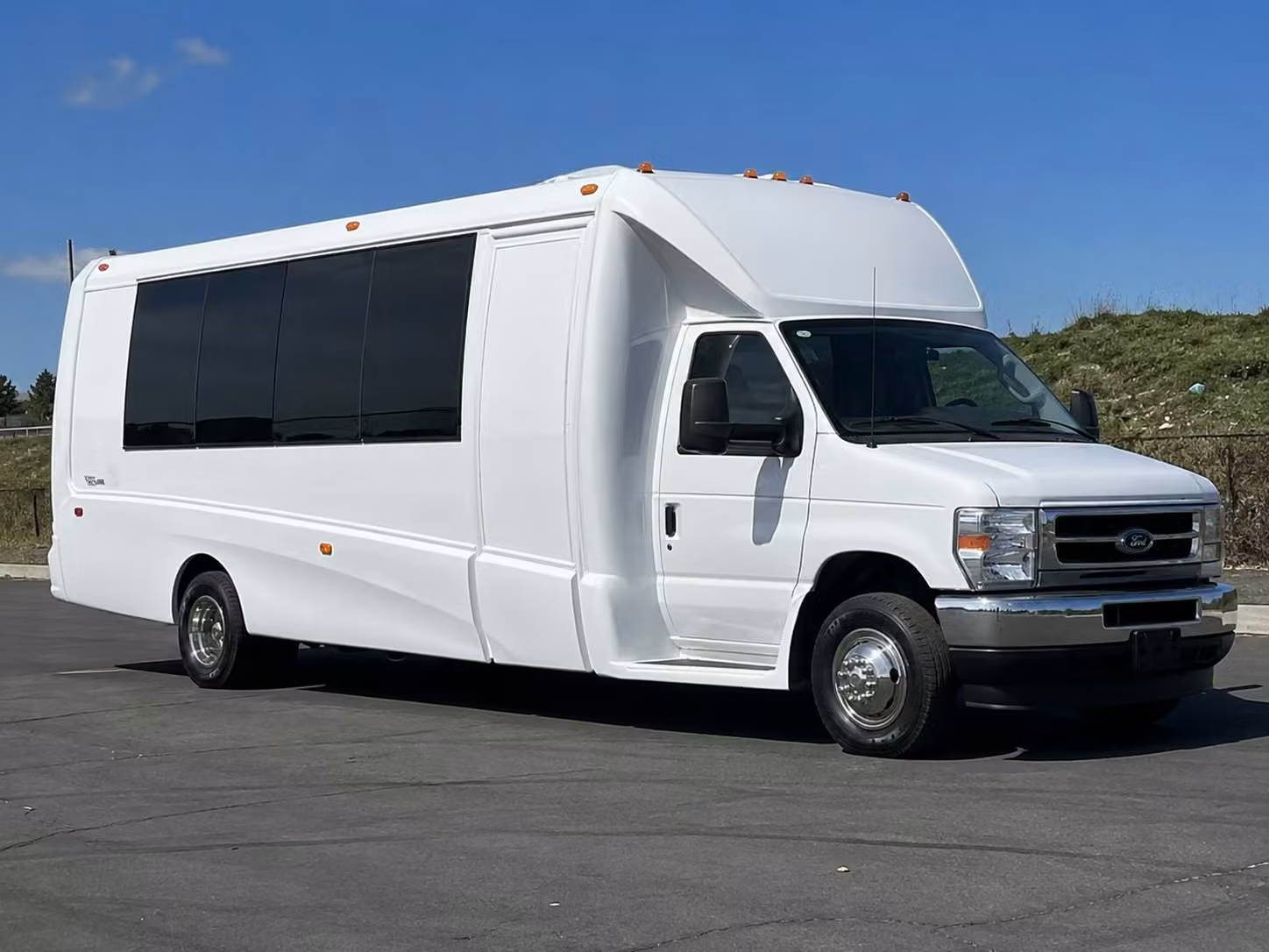 what to expect on a glendale prom party bus amenities that set the tone